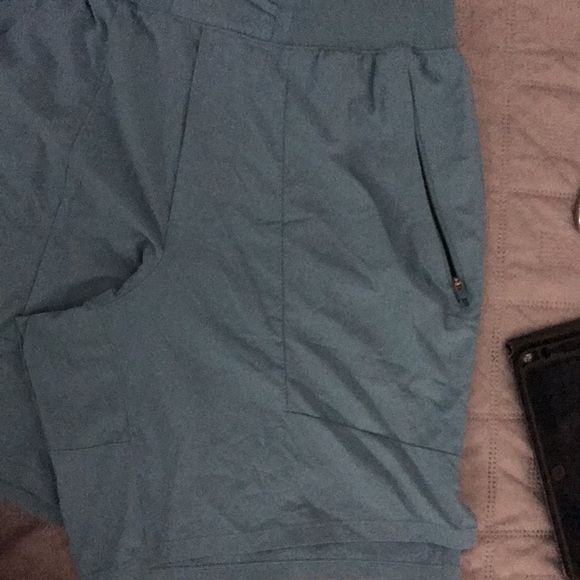 Lululemon training license to train. - Picture 7 of 7